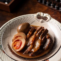 ไข่พะโล้ยางมะตูมเนื้อสามชั้น