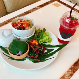 เซ็ตส้มตำปูปลาร้า+หมูแดดเดียว