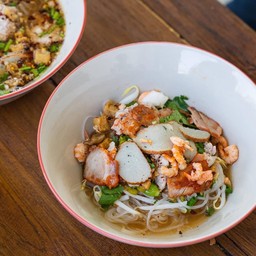 เส้นเล็กต้มยำโบราณ