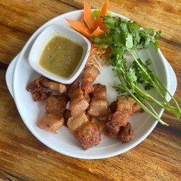 หมูสามชั้นทอดน้ำปลา