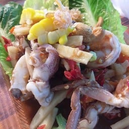 ไก่อบโอ่ง ปลาอบโอ่ง ตลาดโชคพิชัย