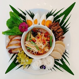 ส้มตำถาดปูปลาร้า