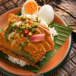 ห่อหมกราดข้าว 1 ห่อ+ไข่ต้ม 1ใบ
