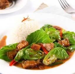 ข้าวราดผัดแขนงหมูกรอบ+ไข่ดาว