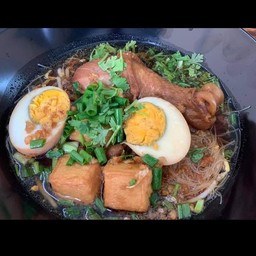 ก๋วยจั๊บไก่