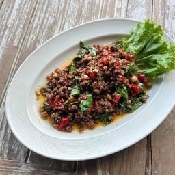 กระเพราเนื้อสับ(กับข้าว)