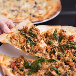 Pizza กระเพราไก่