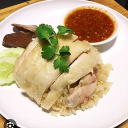 กะหรอข้าวมันไก่เบอร์เกอร์ขายดี..ร้านอยู่หัวถนนข้างร้านขายบุหรี่ทางเข้าหลังเซ็นทรัล หัวถนนข้างเซ็นทรัล