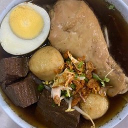 ต้มเส้นน่องไก่