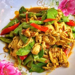 เนื้อไก่ผัดเผ็ด