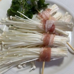 อ.อร่อย - หม่าล่า เทพารักษ์