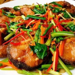 ปลาช่อนผัดขึ้นฉ่าย
