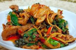 หมูป่าผัดเผ็ด