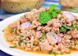 พอเพียง ส้มตำ ซุปหน่อไม้ ไก่ย่าง