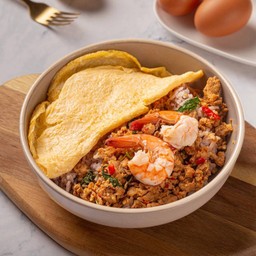 กระเพราไก่กุ้ง ไข่เจียว