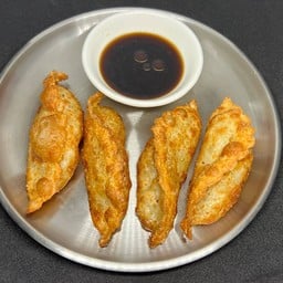 เกี๊ยวซ่าทอดไส้หมู 炸饺子