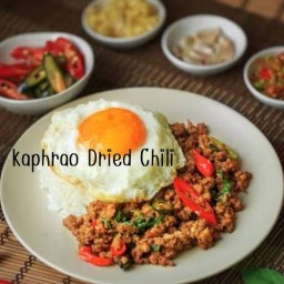 กระเพราพริกแห้ง ปังเย็น ขนมปังปิ้งครบจบที่เดียว💕