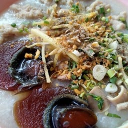 โจ๊กแม่น้อยรสเด็ดเจ้าเก่า ตลาดจุฬาท่าทอง