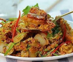 ปูนิ่มผัดผงกะหรี่