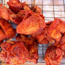 อกไก่กลาง