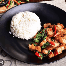 กะเพราหมูกรอบ