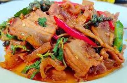 หมูป่าผัดกระเพรา