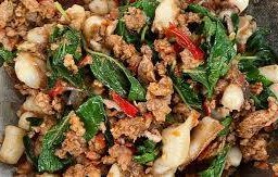 หมูสับ+ปลาหมึกผัดกระเพรา