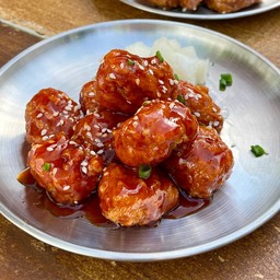 ไก่ทอดกรอบเคลือบซอสเกาหลีสไปซี่