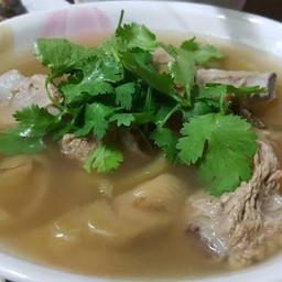 แกงจืดกระเพาะหมูซี่โครงอ่อนเกี้ยมฉ่าย