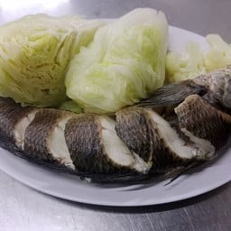 ปลาช่อนนึ่งผักต้ม