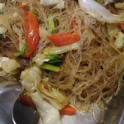 ผัดวุ้นเส้นผักรวม