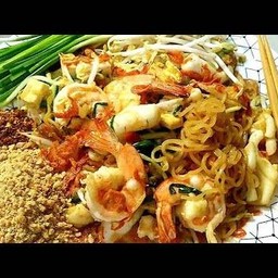 ผัดไทยมาม่ากุ้ง