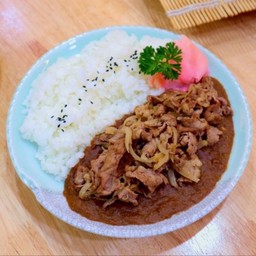 ข้าวแกงกะหรี่เนื้อ ริปอาย