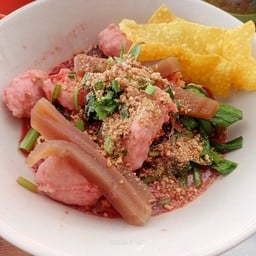 ก๋วยเตี๋ยวหลบมุม ต้มยำโบราณ (ตลาดนัดไดโนเสาร์ไฟแดง)
