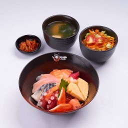 ข้าวหน้าปลาดิบรวม