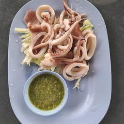 ปลาหมึกลวกจิ้ม