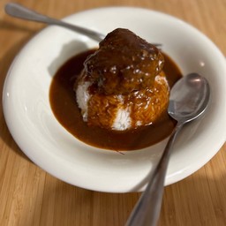 ข้าวแกงกะหรี่แฮมเบิร์กเนื้อ