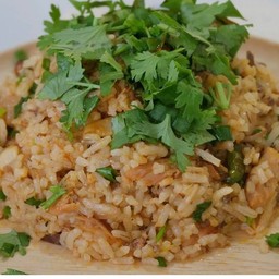 ข้าวผัดแหนม