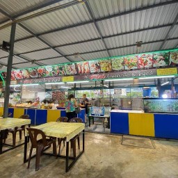 เจ้รัตน์กุ้งทอดเกลือ อิสาน&ซีฟูดส์ สาขา หลังเซเว่นวัดเเจ้งลำหิน