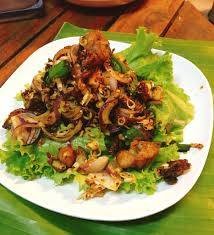 ยำกบทอด