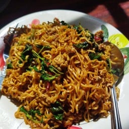 ป้าพร อาหารตามสั่ง  วัดทอง  0927603004