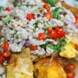 ยำไข่ดาวหมูสับ