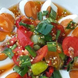 ยำไข่เค็ม