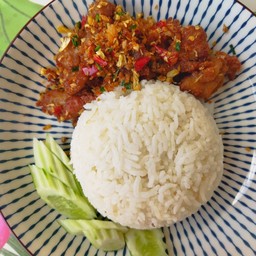 ไก่ทอดคั่วพริกเกลือราดข้าว