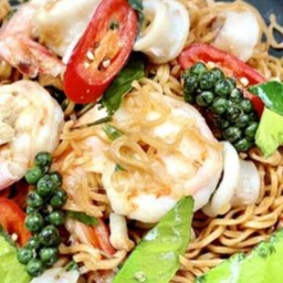 มาม่าผัดขีเมากุ้ง