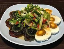 ยำไข่เค็ม+ไข่เยี่ยวม้า