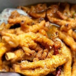 ขาไก่น้ำแดง  Braised Chicken Feet  [ No. 6 ]