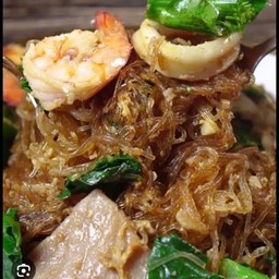 ผัดซีอิ๊ววุ้นเส้น ทะเล