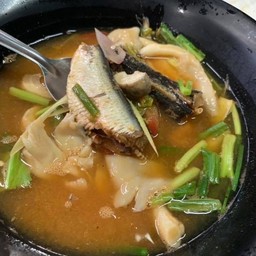 ต้มยำปลากระป๋อง