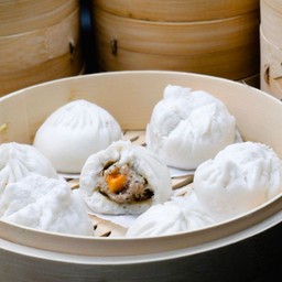 ซาลาเปาหมูสับไข่เค็ม  Minced Pork Bun  [ No. 20 ]
